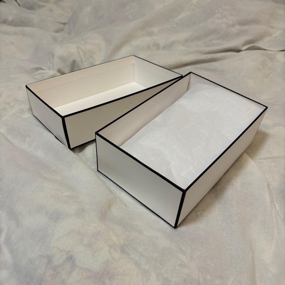 CHANEL Black & White Empty Signature Gift Box 9” X 6” x 3" EMPTY BOX - Picture 8 of 10